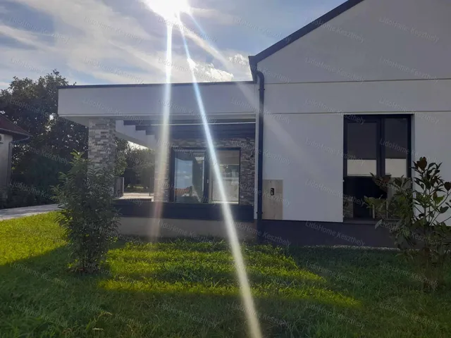 Eladó ház Hévíz 140 nm