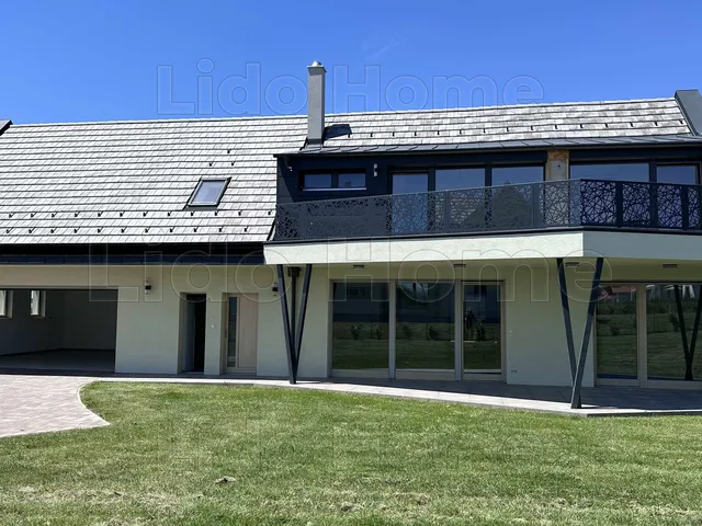 Eladó ház Cserszegtomaj 207 nm