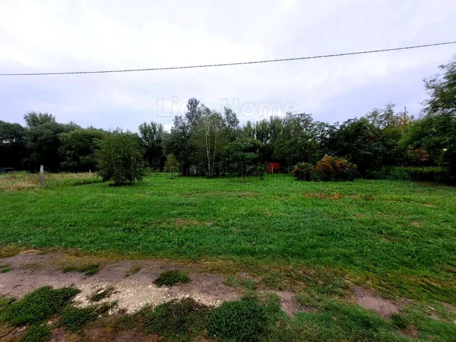 Eladó telek Buzsák 550 nm