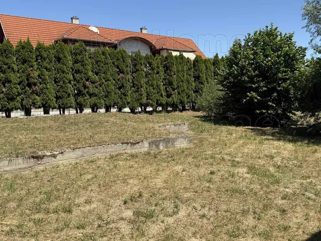 Eladó telek Kehidakustány 987 nm