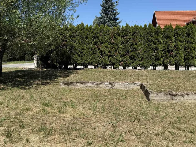 Eladó telek Kehidakustány 987 nm