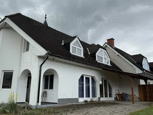 Eladó ház Gyenesdiás 223 nm