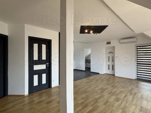Eladó ház Gyenesdiás 223 nm