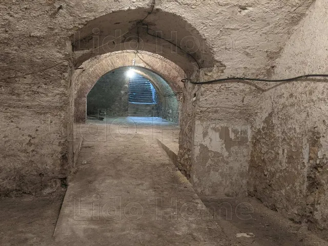 Kiadó kereskedelmi és ipari ingatlan Tapolca, Belváros 187 nm