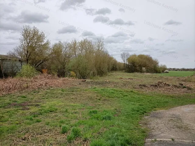 Eladó kereskedelmi és ipari ingatlan Zalaszentgrót 6338 nm