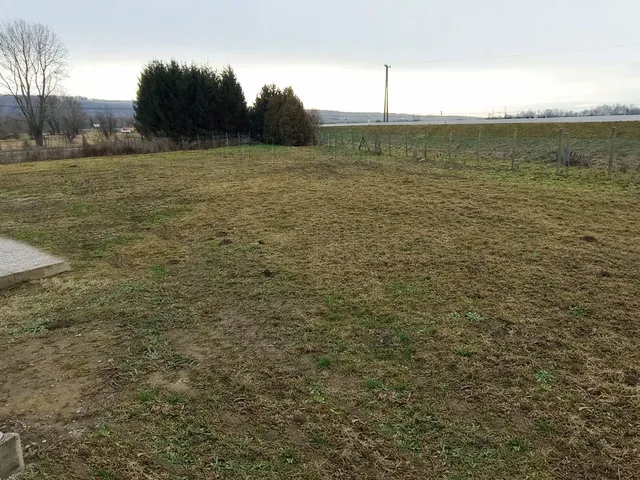 Kiadó kereskedelmi és ipari ingatlan Zalacsány 1500 nm