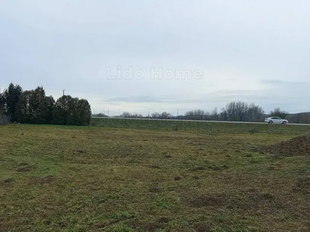 Kiadó kereskedelmi és ipari ingatlan Zalacsány 1500 nm