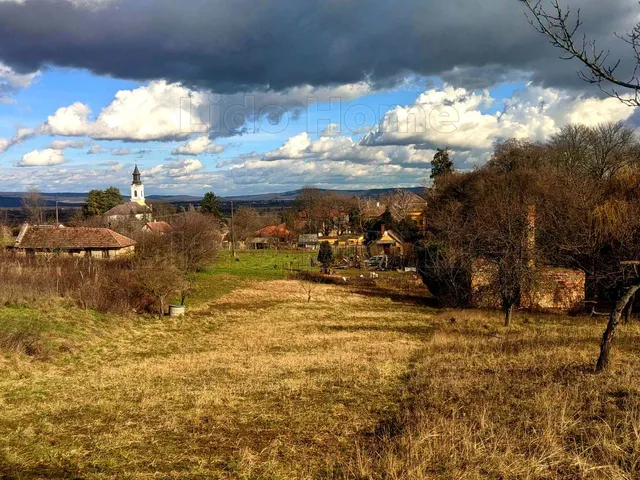 Eladó mezőgazdasági ingatlan Lesencetomaj 1143 nm