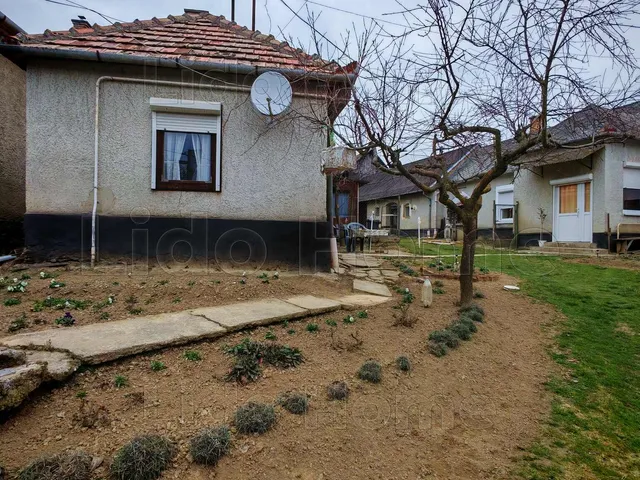 Eladó ház Kallósd 83 nm