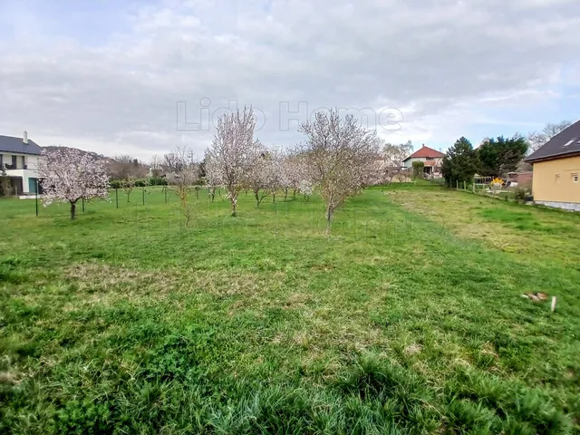 Eladó telek Balatongyörök 728 nm