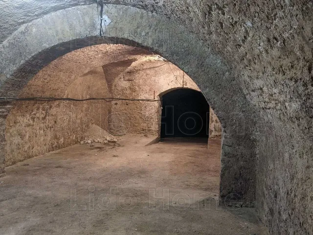 Eladó kereskedelmi és ipari ingatlan Tapolca 187 nm