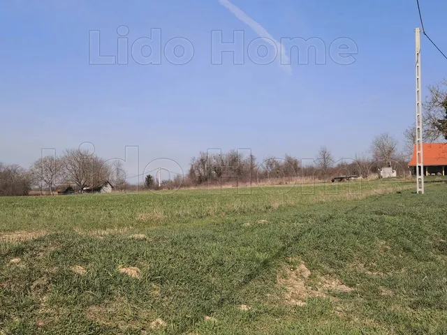 Eladó telek Szentpéterúr 1775 nm
