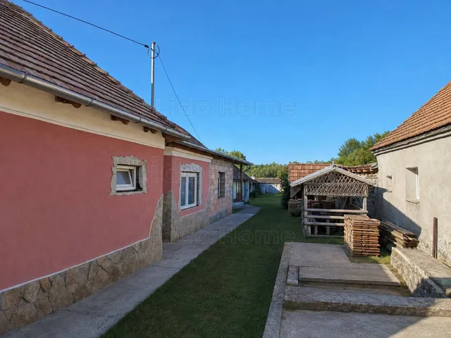Eladó ház Lesenceistvánd 98 nm