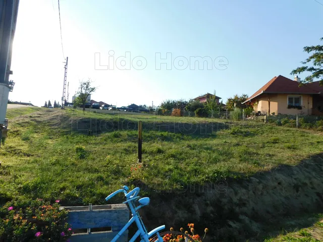 Eladó telek Felsőpáhok 760 nm