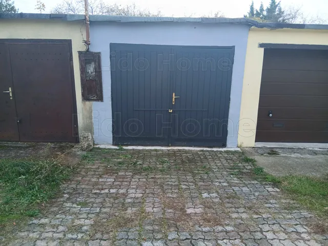 Eladó garázs Tapolca 15 nm