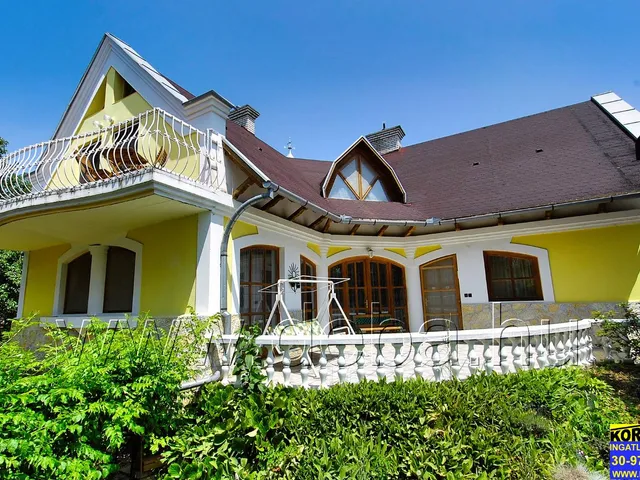 Eladó ház Balatonlelle 220 nm