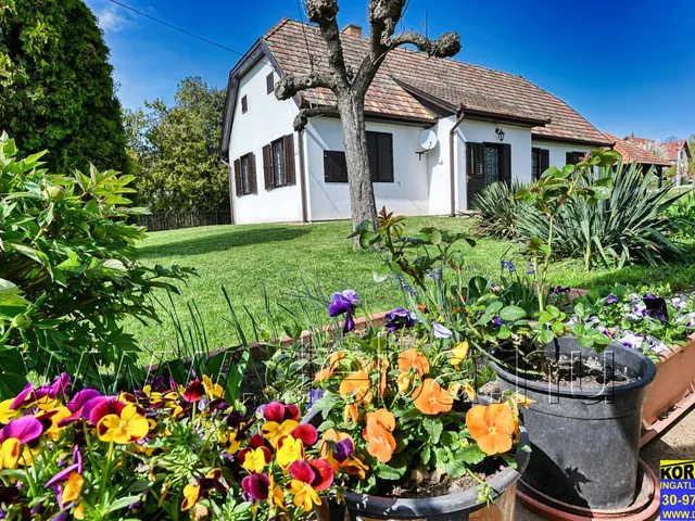 Eladó ház Balatonboglár, Szőlőskislak 148 nm