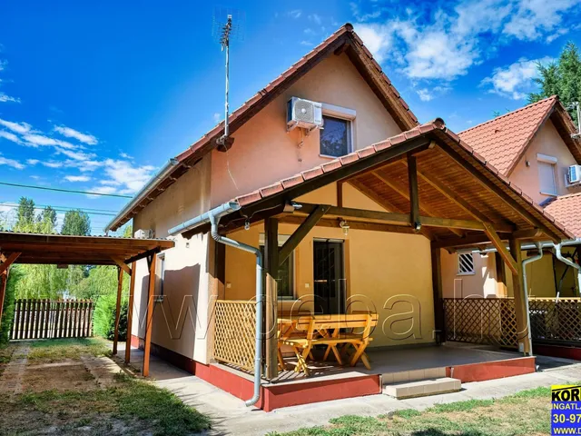 Eladó nyaraló Balatonszemes 64 nm