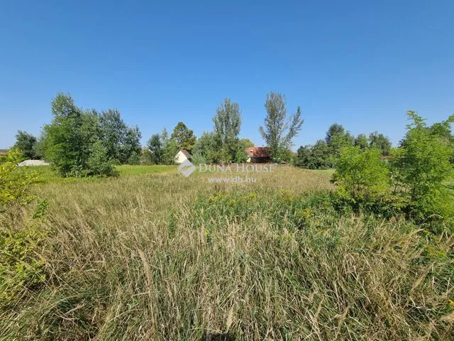 Eladó telek Balatonfenyves 1195 nm