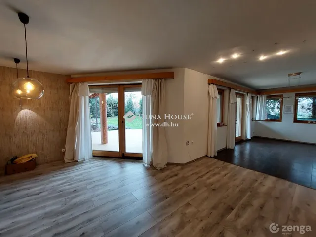Eladó ház Székesfehérvár, Öreghegy 350 nm