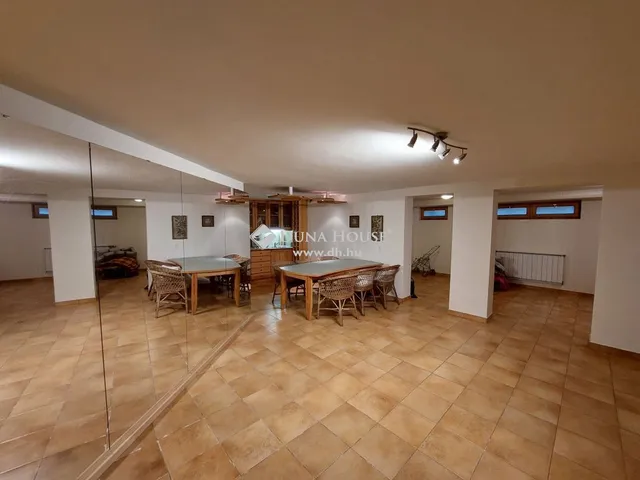Eladó ház Székesfehérvár, Öreghegy 350 nm