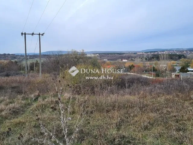 Eladó telek Várpalota 4298 nm