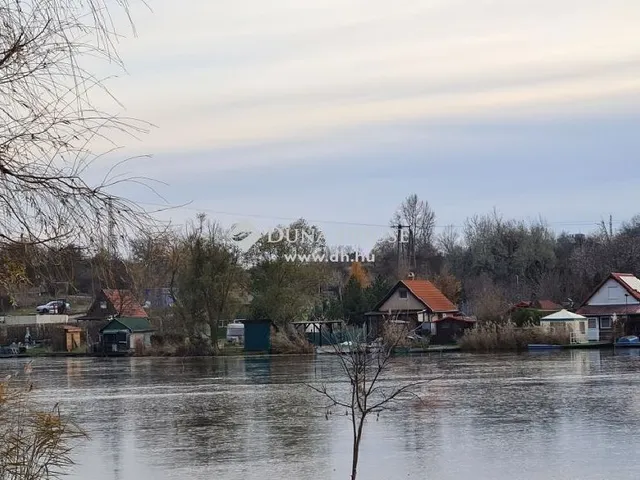 Eladó telek Várpalota 4298 nm