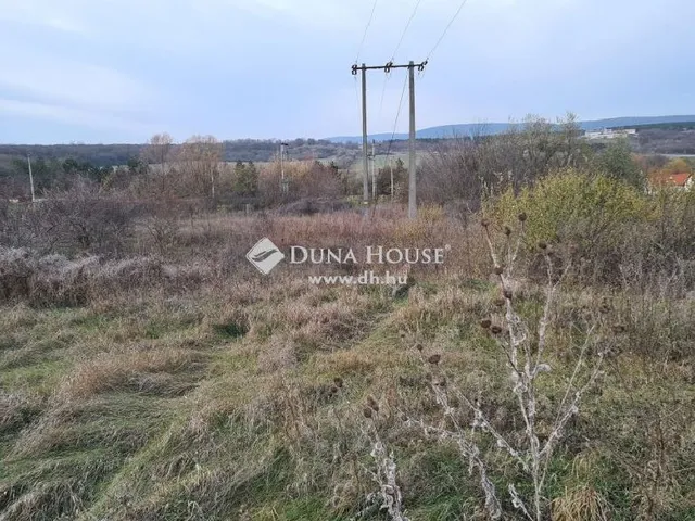 Eladó telek Várpalota 4298 nm