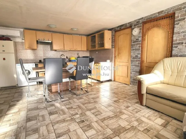 Eladó ház Baracska 157 nm