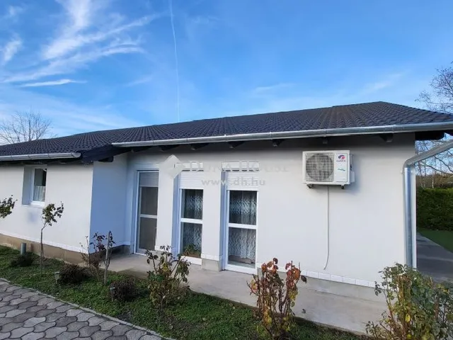 Eladó ház Baracska 157 nm