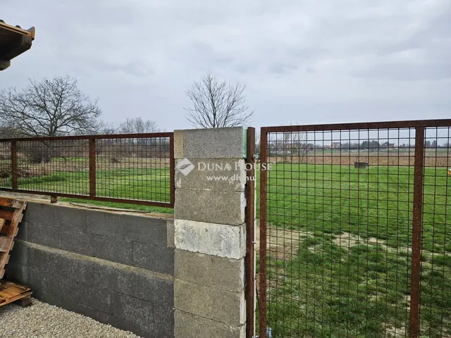 Eladó ház Polgárdi 335 nm