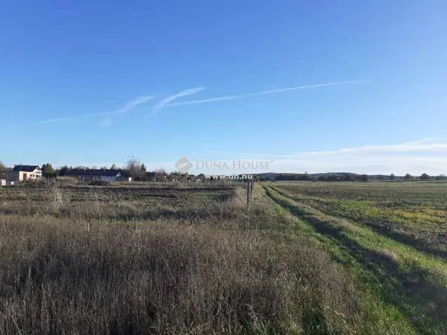 Eladó telek Balatonőszöd 1505 nm