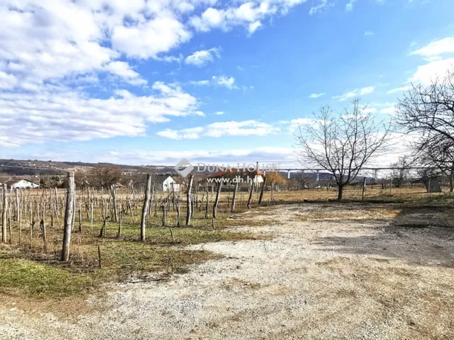 Eladó telek Kőröshegy 6308 nm