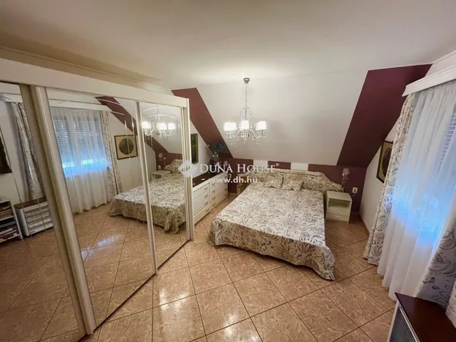 Eladó ház Székesfehérvár, Öreghegy 188 nm