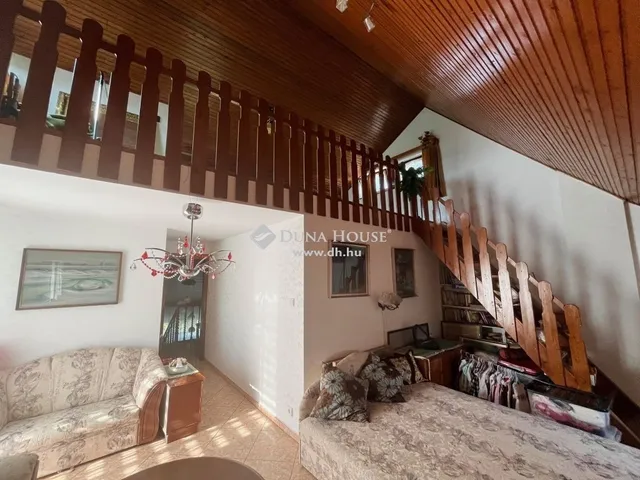 Eladó ház Székesfehérvár, Öreghegy 188 nm