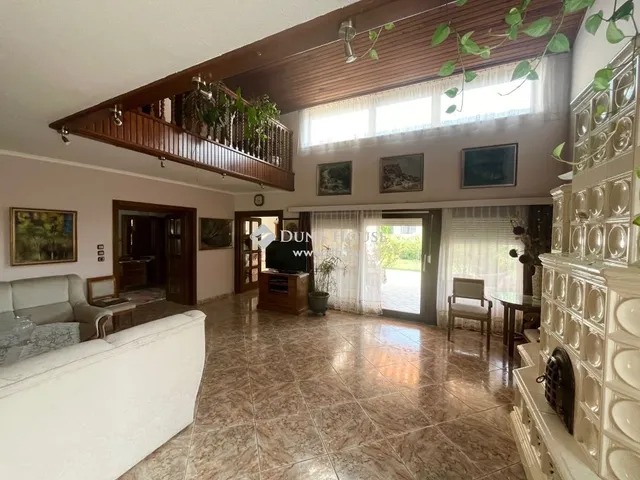 Eladó ház Székesfehérvár, Öreghegy 188 nm