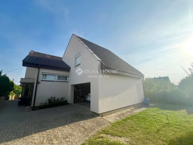 Eladó ház Székesfehérvár, Öreghegy 188 nm