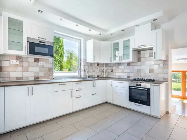 Eladó ház Székesfehérvár, Belváros 265 nm