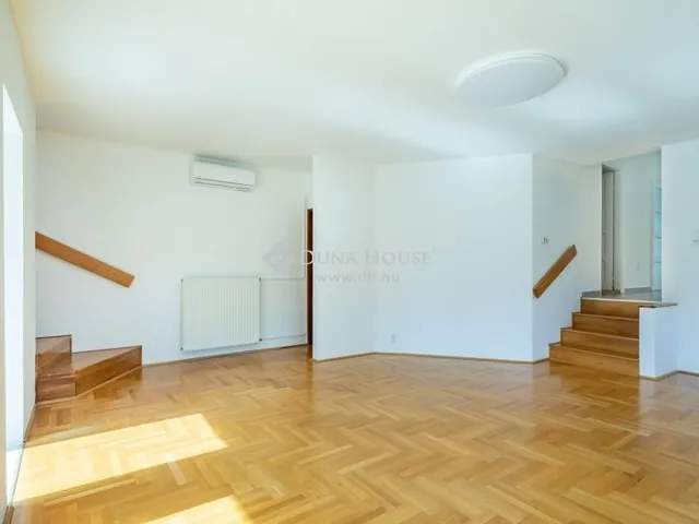 Eladó ház Székesfehérvár, Belváros 265 nm