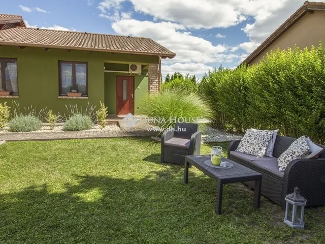 Eladó ház Velence 155 nm