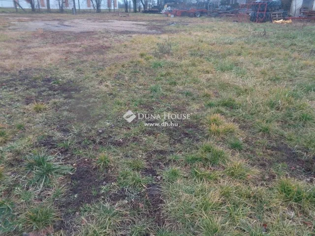 Eladó ház Kisláng 195 nm