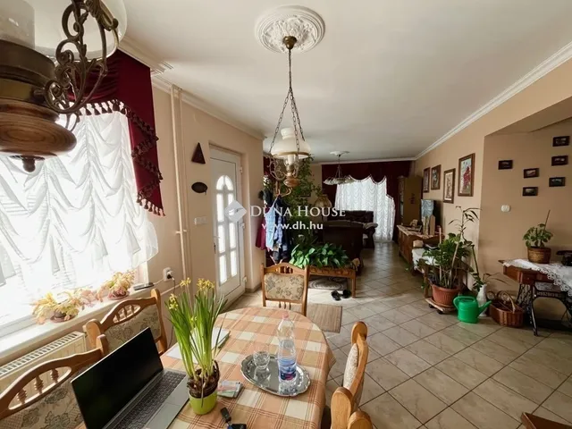 Eladó ház Dunaújváros 160 nm