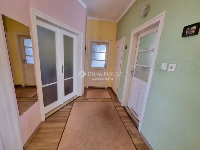 Eladó ház Velence 140 nm