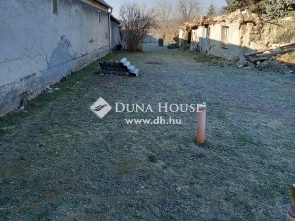 Eladó telek Pátka 3307 nm
