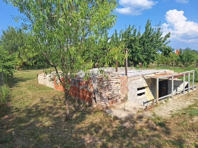 Eladó telek Kőszárhegy 1077 nm