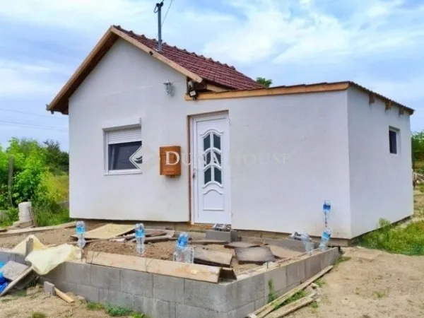 Eladó üdülő és hétvégi ház Baracska 22 nm
