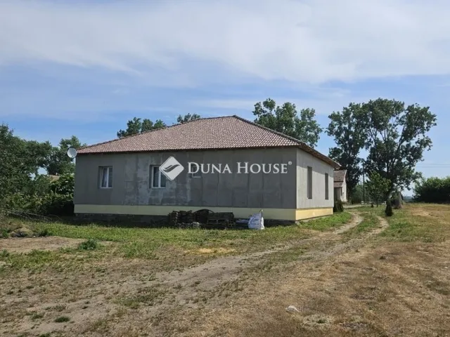 Eladó ház Sárbogárd 205 nm