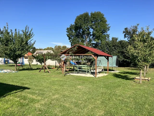 Eladó ház Kisbér 210 nm