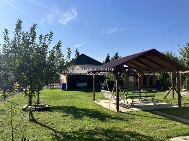 Eladó ház Kisbér 210 nm