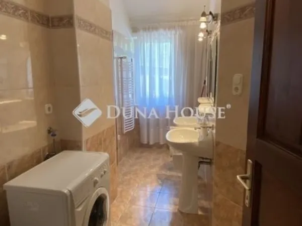 Eladó lakás Székesfehérvár 85 nm